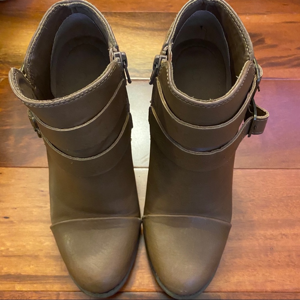 Tan/Camel Ankle Booties w/buckles - Lauren Conrad